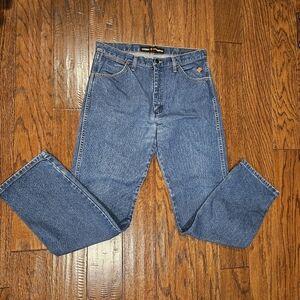 FR Wrangler Men's Original Fit Pre-Washed 13FRMWZ Work Jean - Size 34 x …